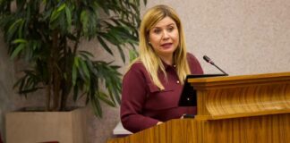 Lider di fraccion AVP, Parlamentario Jennifer Arends-Reyes: E Landsverordening Instelling Ministeries ta fundamental pa un gobierno eficiente y cu responsabilidad