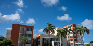 Minister Geoffrey Wever: Aangifte inkomstenbelasting lo bay ta den forma digital