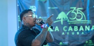 E team di La Cabana Beach Resort & Casino a disfruta di un ‘pool party’ celebrando ultimo kwartaal di aña