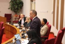 Parlamentario Dangui Oduber: Muzanin Wever como presidente di Parlamento ta actua contra nos constitucion! Partido Futuro a resulta un desapunto grandi