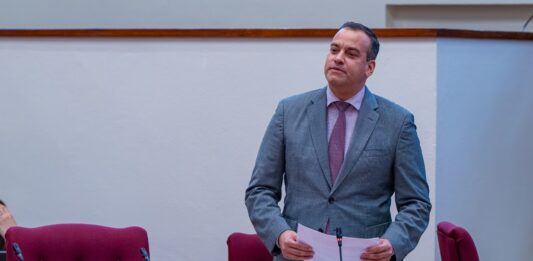 Corsou y Aruba ta duna start pa desaroyo di un conexion cu ferry entre e dos islanan: Un paso significativo den direccion di cooperacion maritimo duradero