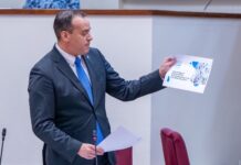 Minister Geoffrey Wever: Presupuesto 2026 aproba