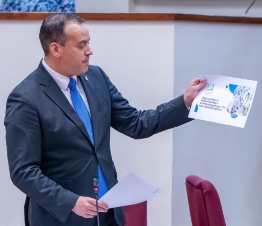 Minister Geoffrey Wever: Presupuesto 2026 aproba