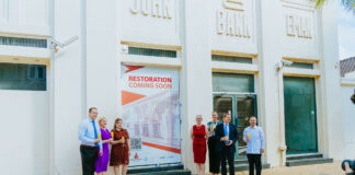 Minister Geoffrey Wever: Firma y entrega oficial di edificio “John G. Eman” ta marca un siguiente paso concreto den revitalisacion di Oranjestad