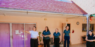 Aruba Bank ta clausura 2025 cu Afl. 100,000 na Fundacion Contra Violencia Relacional (FCVR)