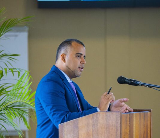 Gerick A. Croes LL.M. BEc: E Bon Comun lo guia y stimula un desaroyo di speransa