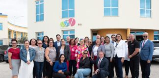 Den menos cu un aña di gobernacion: accionnan concreto pa bienestar social y salud