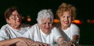 Monumento restaura di Piscadonan Perdi riba Lama oficialmente inaugura na Gouverneurs Baai