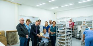 Dedica na Ramoncito Winterdal: Apertura oficial di lokaal di produccion di bela na Aruba Aloe