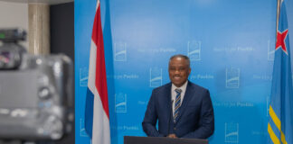 Maneho di Minister di Husticia a surpasa expectativa