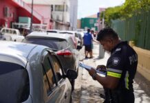 Aruparking lo intensiva control riba parkeo: Evita boet y takelmento door di cumpli cu regla y pago pa parkeo