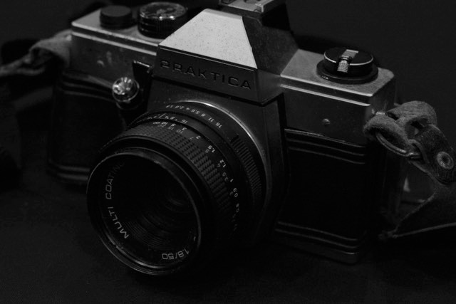 Expo Black and white