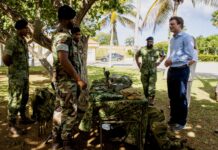 Bishita di Trabou di Minister di Defensa na Region Caribe