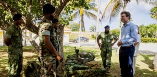 Bishita di Trabou di Minister di Defensa na Region Caribe