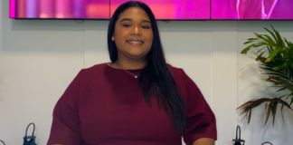 A gradua di Universidad di Aruba, Abigail Aisha Medina