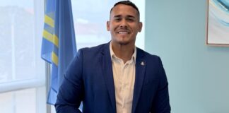 Gobierno cu apelacion na comercio pa participa den un fecha di orguyo y celebracion nacional