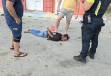 Famia Chines a lucha contra ladron riba caya na Paradera