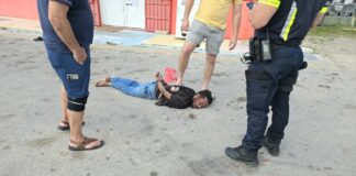 Famia Chines a lucha contra ladron riba caya na Paradera