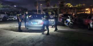 Persona haya cu arma di candela y auto confisca