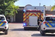 Brandweer a sali pa candela di cas na Paradera