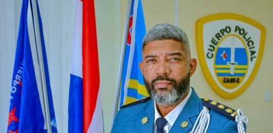 Altocomisario Ramon Arnhem ta pidi trankilidad tras di incidente lamentabel na Pos Abou: Investigacion ta den man di Landsrecherche