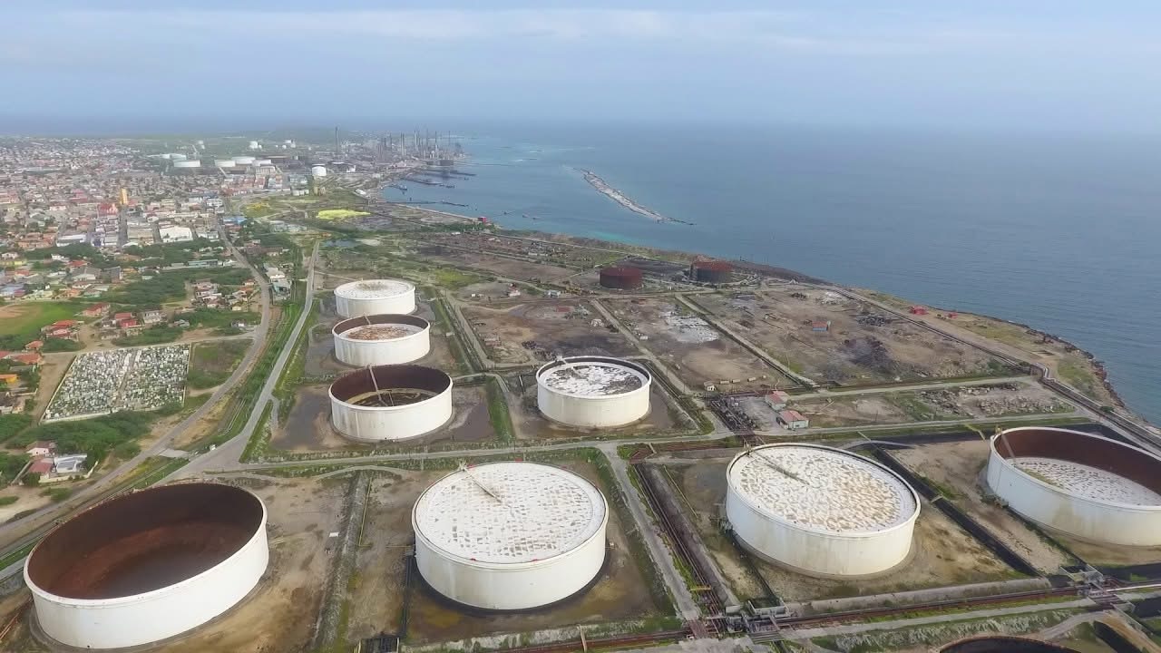 Un oportunidad grandi perdi: Aruba a keda atras den deal di petroleo entre Trump y Trafigura