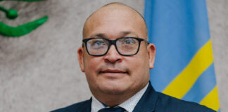 Parlamentario Edgard Vrolijk: Mike Eman ta permiti dumpnan ilegal kibra ley y contamina nos barionan