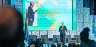 Orador internacional ta elogia vision di Aruba riba desaroyo responsabel y bienestar comunitario