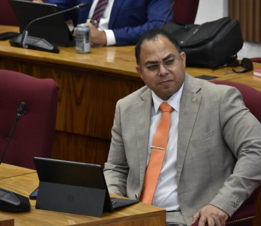 Eduard Pieters di fraccion di PPA: “Cuido di Nos Grandinan den crisis: Parlamento a vocifera cu awor ta ora pa ehecuta!”