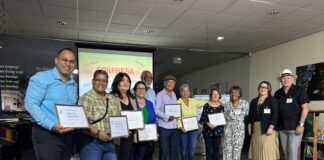 Parlamentario Eduard Pieters (PPA) reflexionando riba Dia di Idioma Materno: โPapiamento no mester ta djis un simbolo of adorno di temporadaโ