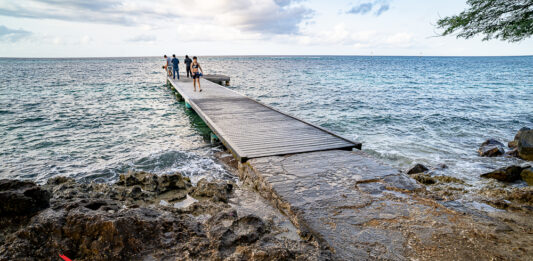 Inicio di renobacion di Pier Savaneta Ex Brisas Del Mar