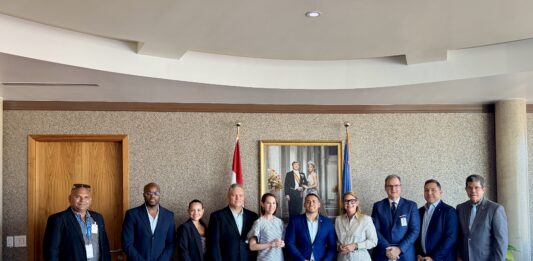 Minister Wendrick Cicilia ta instala comision pa mehora conectividad di transporte aereo entre Aruba, Boneiro y Corsou