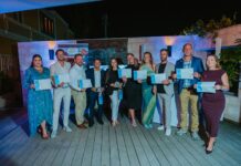 Minister Gerlien Croes ta felicita Aruba Wine & Dine Academy cu graduacion di ocho (8) Leermeester y Leermeester Plus