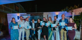 Minister Gerlien Croes ta felicita Aruba Wine & Dine Academy cu graduacion di ocho (8) Leermeester y Leermeester Plus