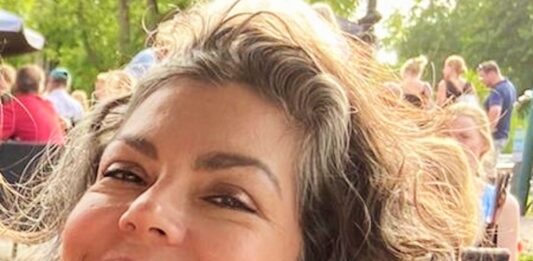 Buki mas popular y mas fia na biblioteca ‘Aza y e portanan magico’!