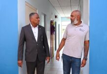 Minister Dowers a haci inspeccion di trabaonan andando na Centro Orthopedagogico na Dakota