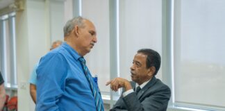 Minister di Infrastructura a haya presentacion innovativo di organisacion PLACEย