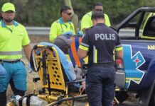 Peaton alcansa pa un Hyundai Accent riba Green Corridor