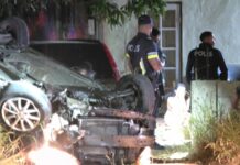 Dama a bolter cu su auto na Rooi Afo