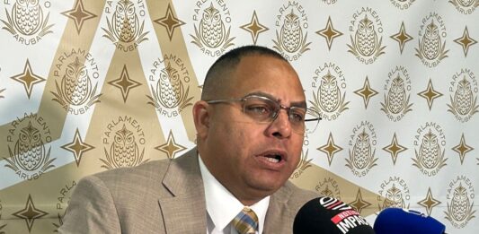 Eduard Pieters (PPA) ta lamenta cu salud mental ta den crisis y Gobierno no ta trece solucion concreto