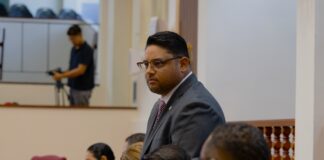 Parlamentario di Aruba, John Hart: Ta urgi gobierno pa duna cuenta riba mehoracion di calidad di servicio publico: Conforme Landspakket