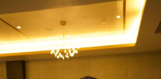 Miembro di Parlamento John Hart: Tematica di vivienda mester di un solucion urgente