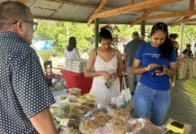 Bin disfruta di Mercado Santa Rosa diasabra awo