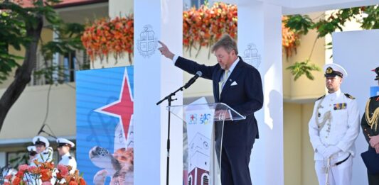 Ceremonia Nacional cu Su Mahestad Rey Willem-Alexander pa conmemora 40 aña di Status Aparte y 50 aña di Himno y Bandera