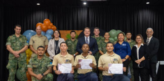 Trayecto di disciplina y oportunidad: Graduacion di Formacion Social (SVT #19)