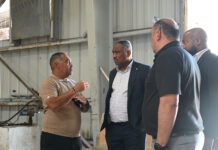 Minister Dowers a bay mira e situacion na Parkietenbos: solucion duradero ta bin