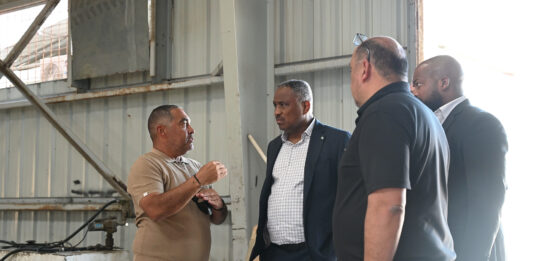 Minister Dowers a bay mira e situacion na Parkietenbos: solucion duradero ta bin