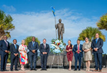 Gabinete AVP-Futuro ta rindi homenahe na nos heroenan nacional cu ofrenda floral