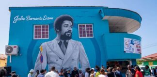 Celebracion Nacional 50 aña di nos Himno y Bandera y 40 aña di Status Aparte: Un bos cu a duna speransa: Homenahe na Julio Euson cu mural special