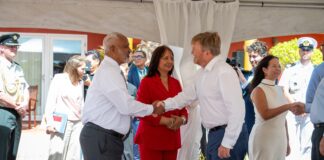 Durante bishita di Su Mahestad Rey Willem-Alexander tabatin dialogo tematico riba turismo y migracion